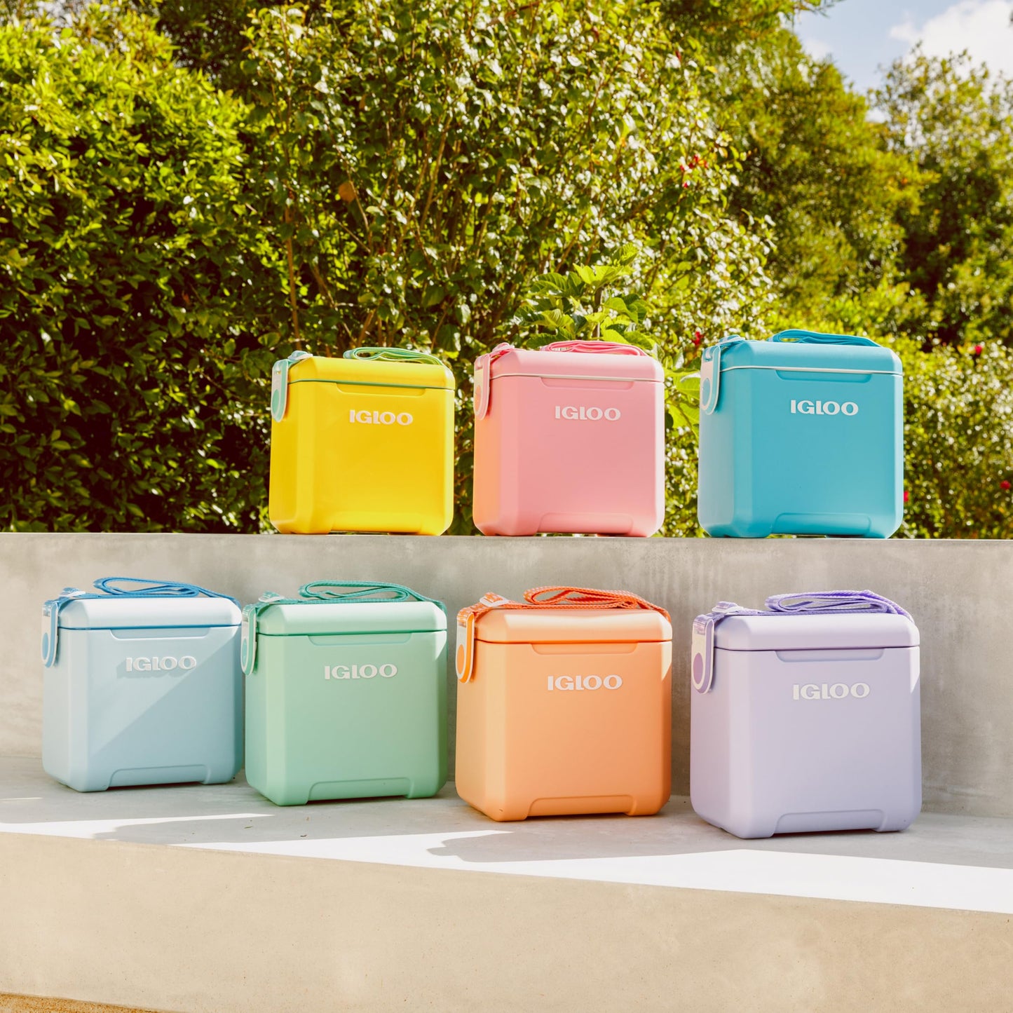 Insulated Rolling Picnic Cooler with Hard Shell Design